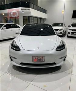 تسلا موديل 3